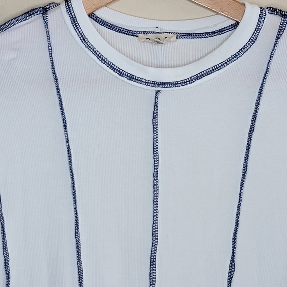 POL | White Ribbed Short Sleeve Tee with Navy Stitching Size Medium - Picture 4 of 4